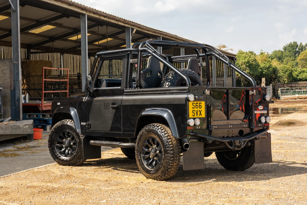 2009 Land Rover Defender 90 - Image 6 of 31