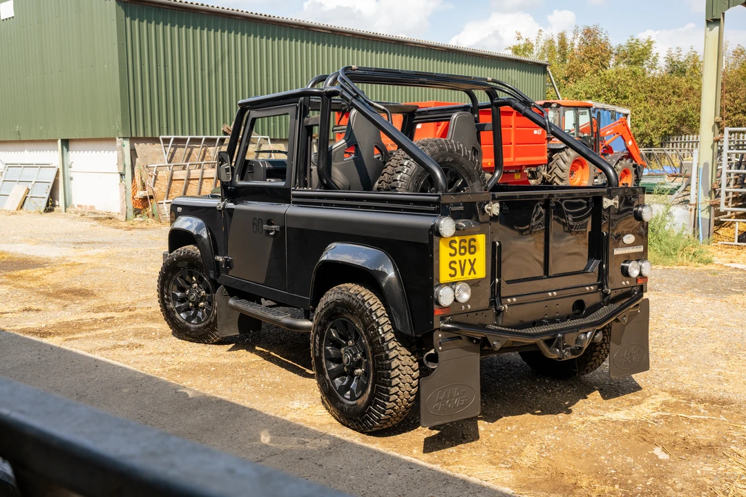 2009 Land Rover Defender 90 - Image 13 of 31