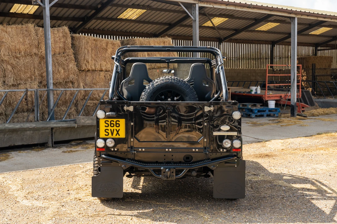 2009 Land Rover Defender 90 - Image 7 of 31
