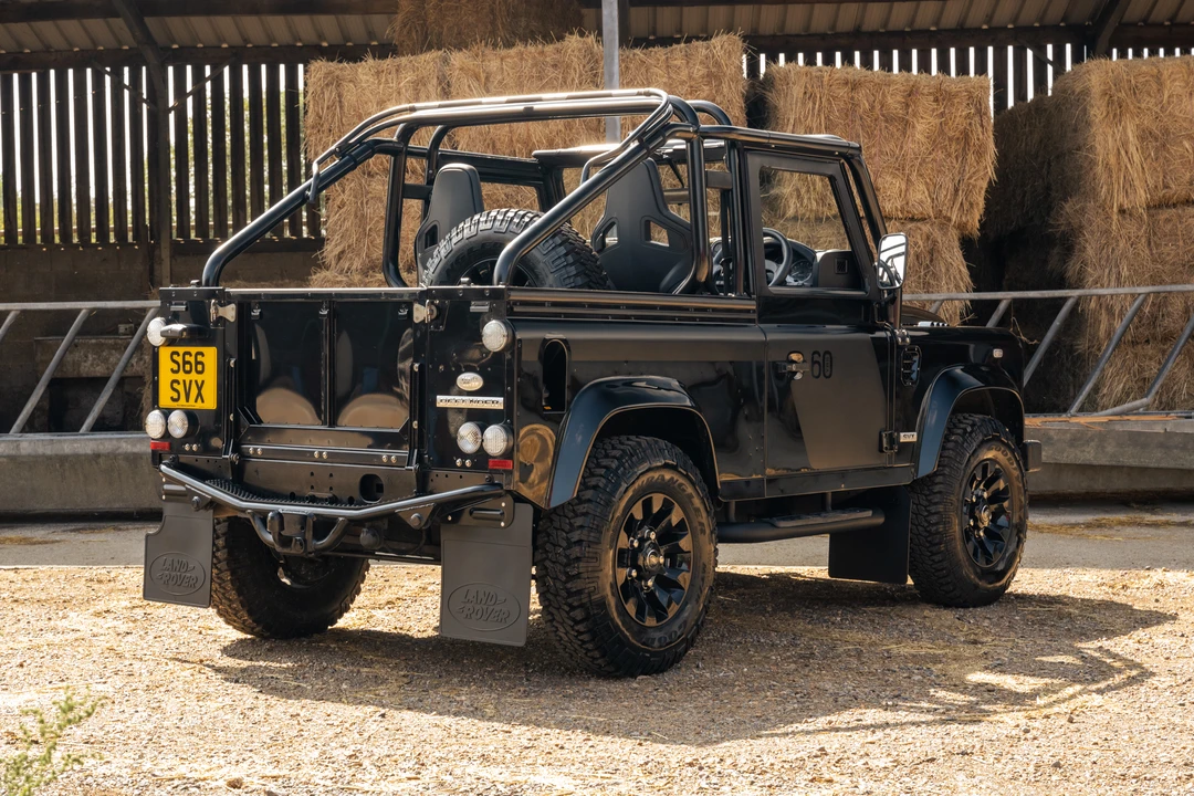 2009 Land Rover Defender 90 - Image 8 of 31