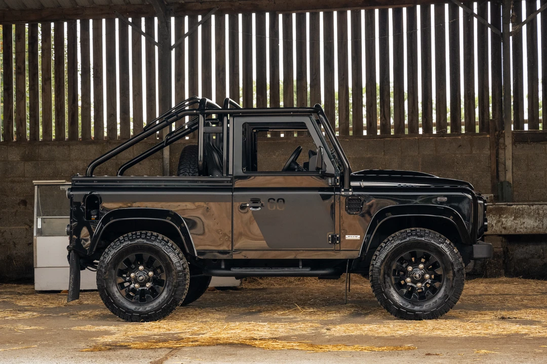 2009 Land Rover Defender 90 - Image 9 of 31