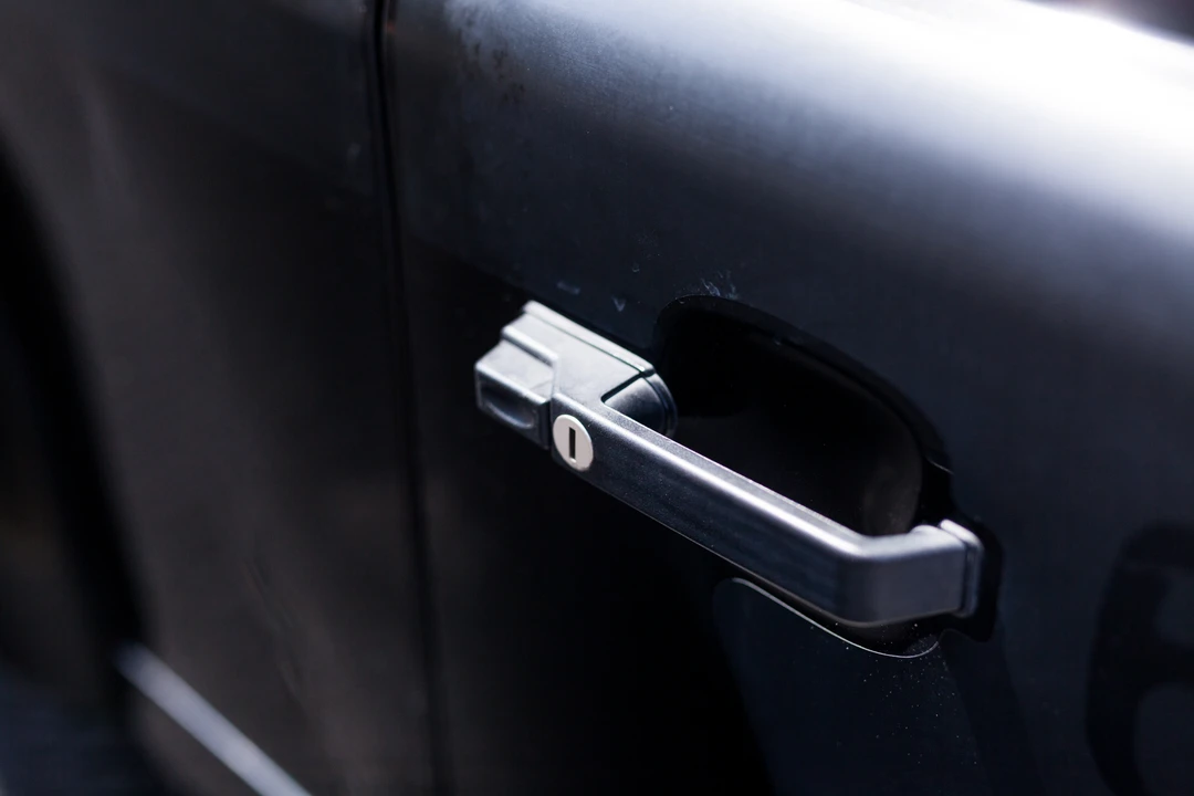 2009 Land Rover Defender 90 - Image 19 of 31