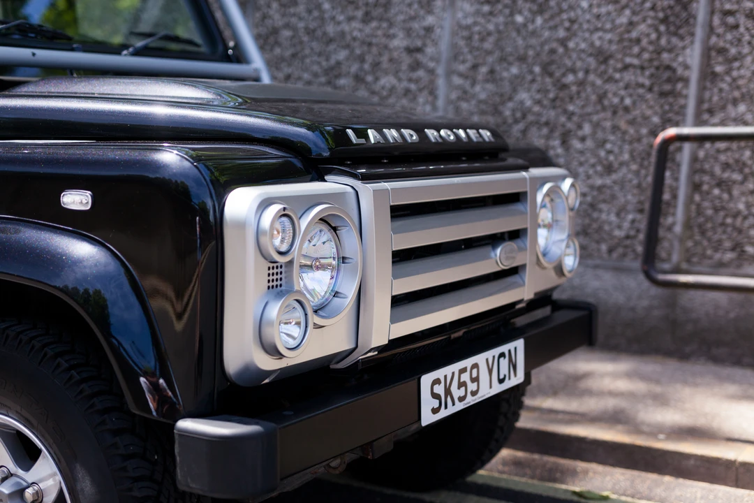 2009 Land Rover Defender 90 - Image 10 of 31