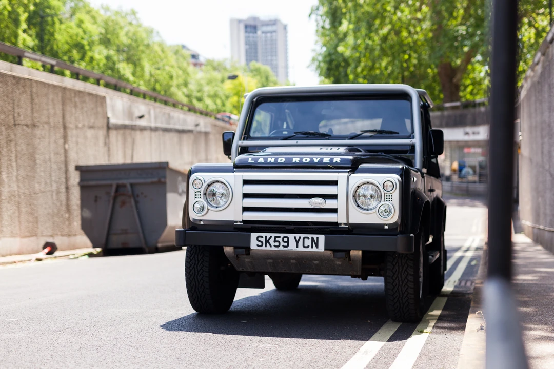 2009 Land Rover Defender 90 - Image 5 of 31