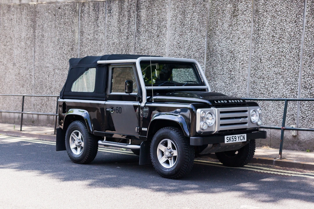 2009 Land Rover Defender 90 - Image 9 of 31
