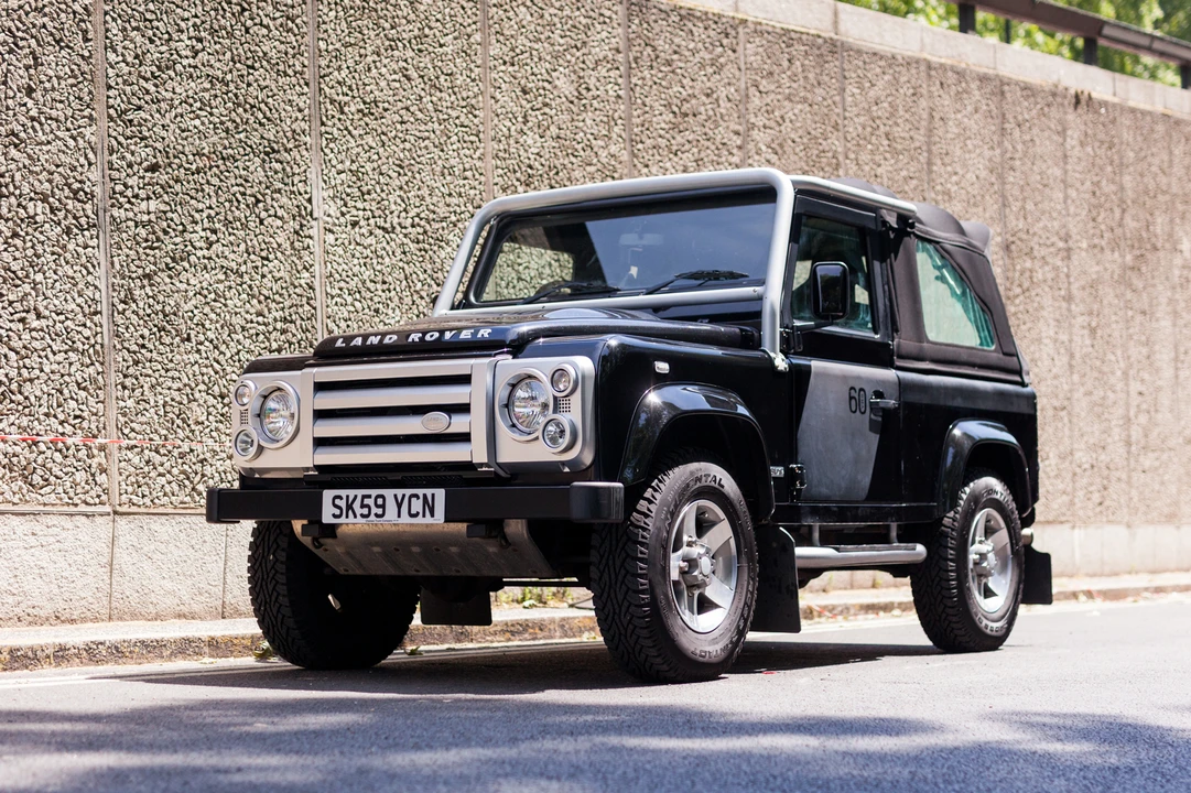 2009 Land Rover Defender 90 - Image 2 of 31