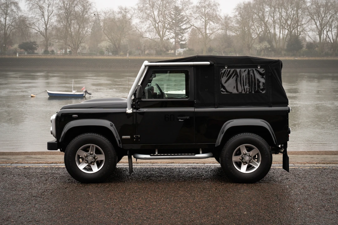 2009 Land Rover Defender 90 - Image 30 of 31