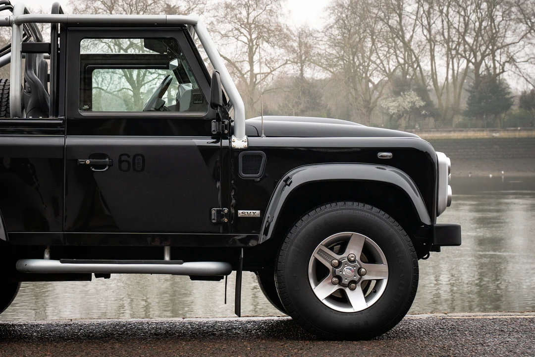2009 Land Rover Defender 90 - Image 5 of 31