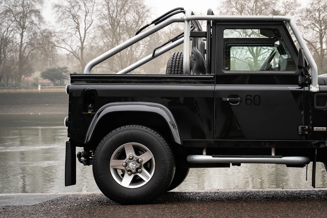2009 Land Rover Defender 90 - Image 6 of 31