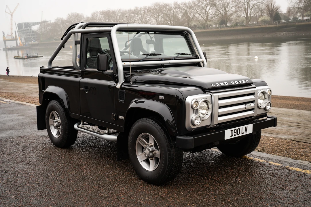 2009 Land Rover Defender 90 - Image 12 of 31