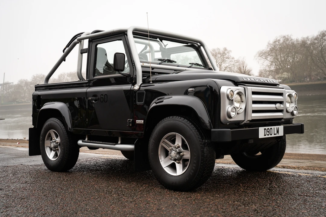 2009 Land Rover Defender 90 - Image 2 of 31