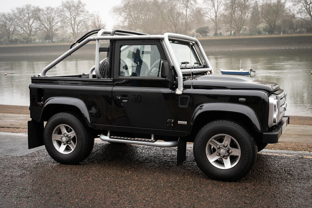2009 Land Rover Defender 90 - Image 15 of 31