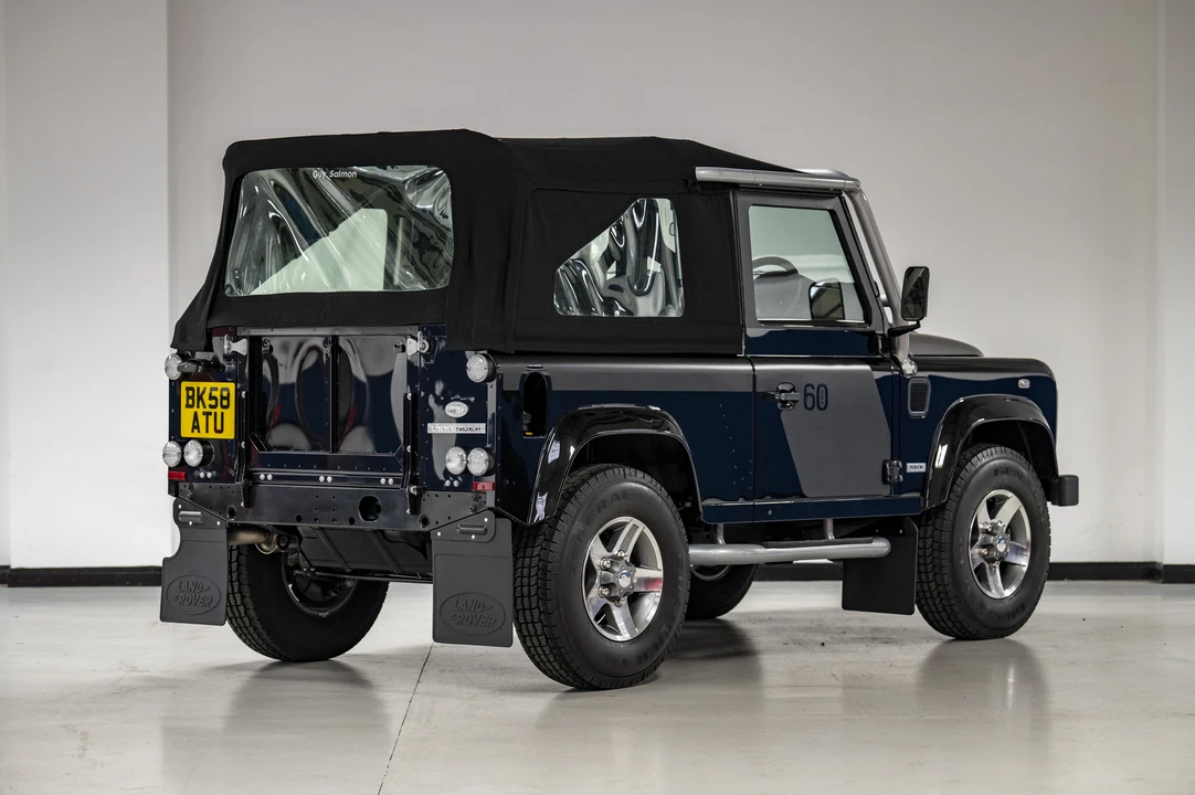 2009 Land Rover Defender 90 - Image 6 of 31