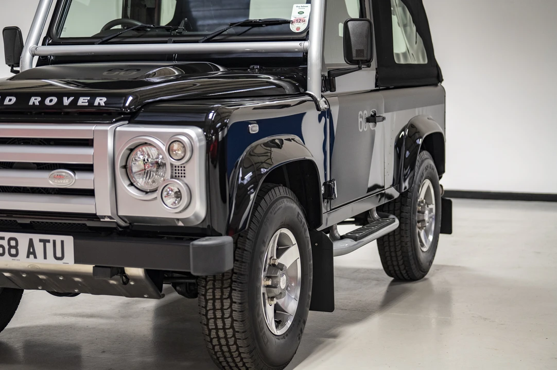 2009 Land Rover Defender 90 - Image 23 of 31