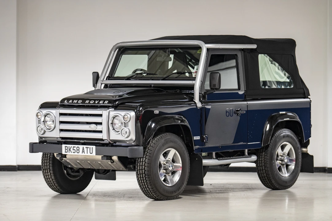 2009 Land Rover Defender 90 - Image 10 of 31