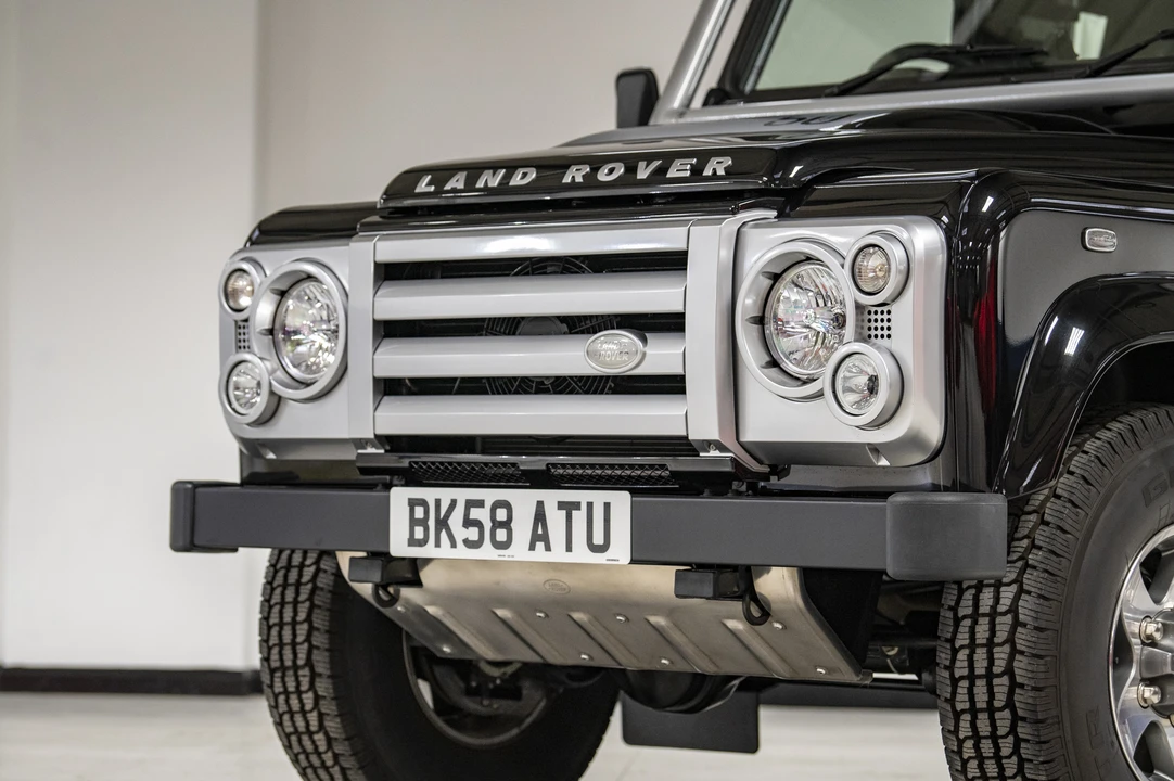 2009 Land Rover Defender 90 - Image 25 of 31
