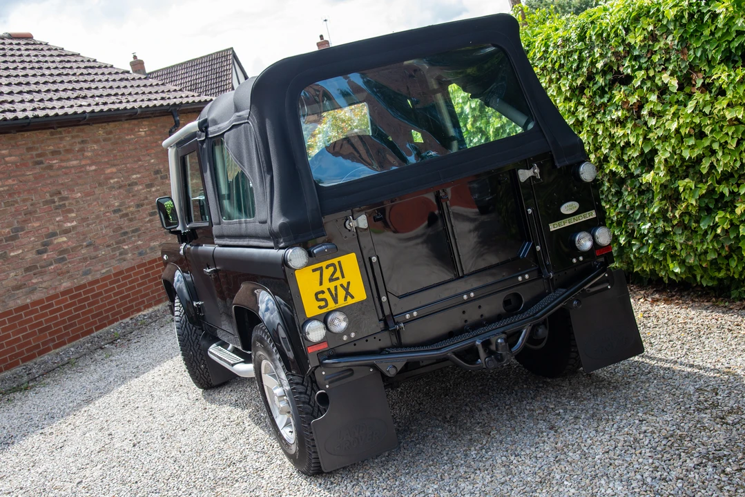 2009 Land Rover Defender 90 - Image 7 of 31