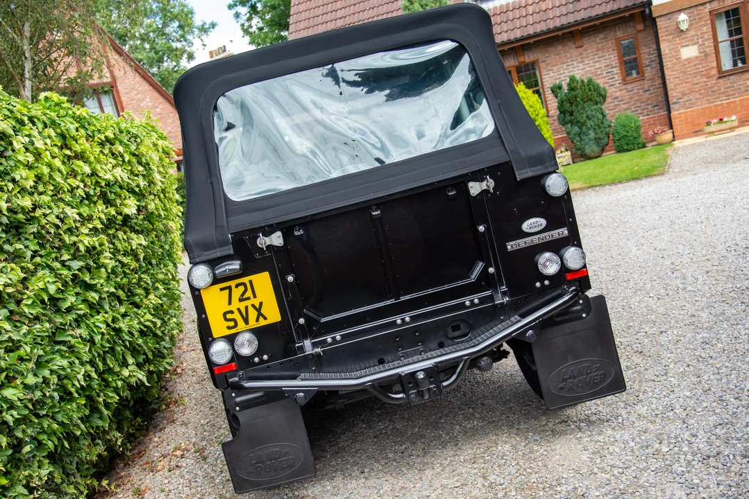 2009 Land Rover Defender 90 - Image 8 of 31