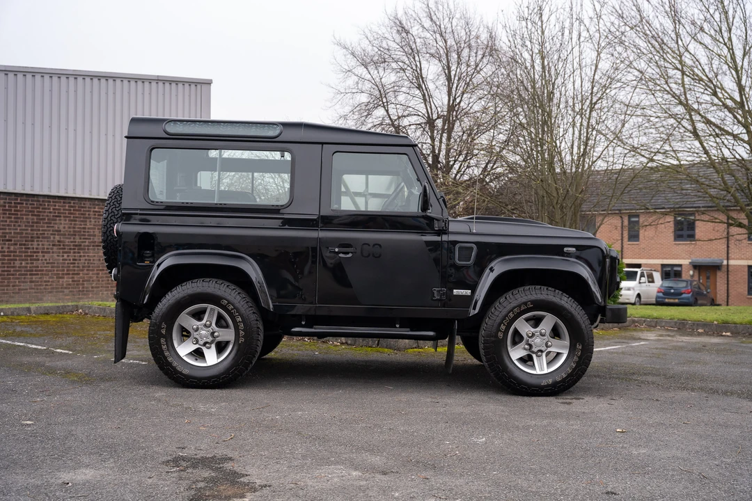 2009 Land Rover Defender 90 - Image 9 of 31