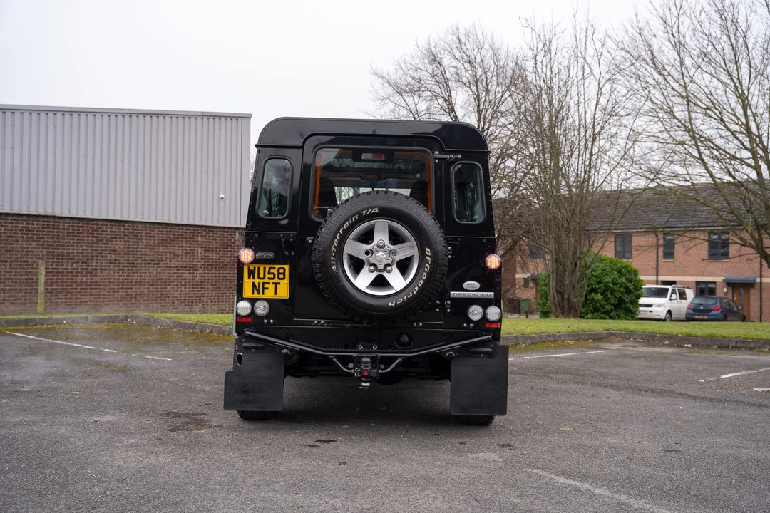 2009 Land Rover Defender 90 - Image 10 of 31
