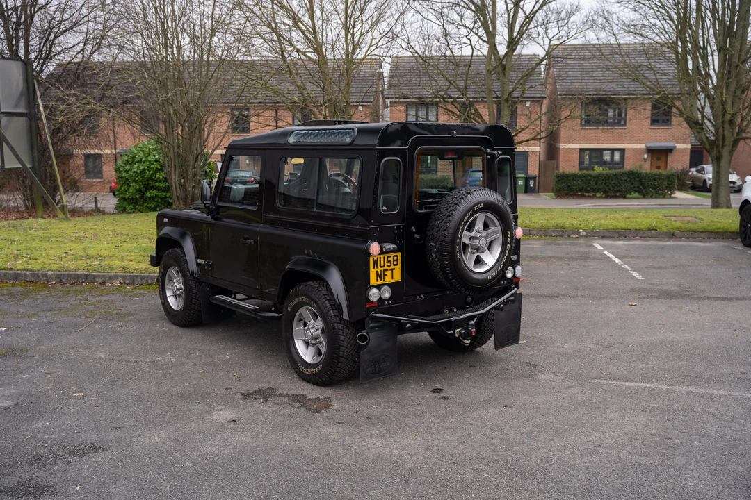 2009 Land Rover Defender 90 - Image 13 of 31