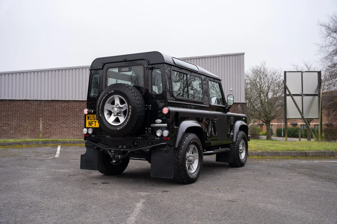 2009 Land Rover Defender 90 - Image 14 of 31