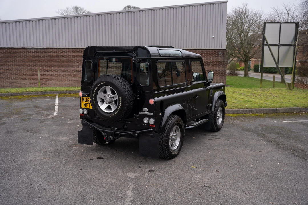 2009 Land Rover Defender 90 - Image 15 of 31