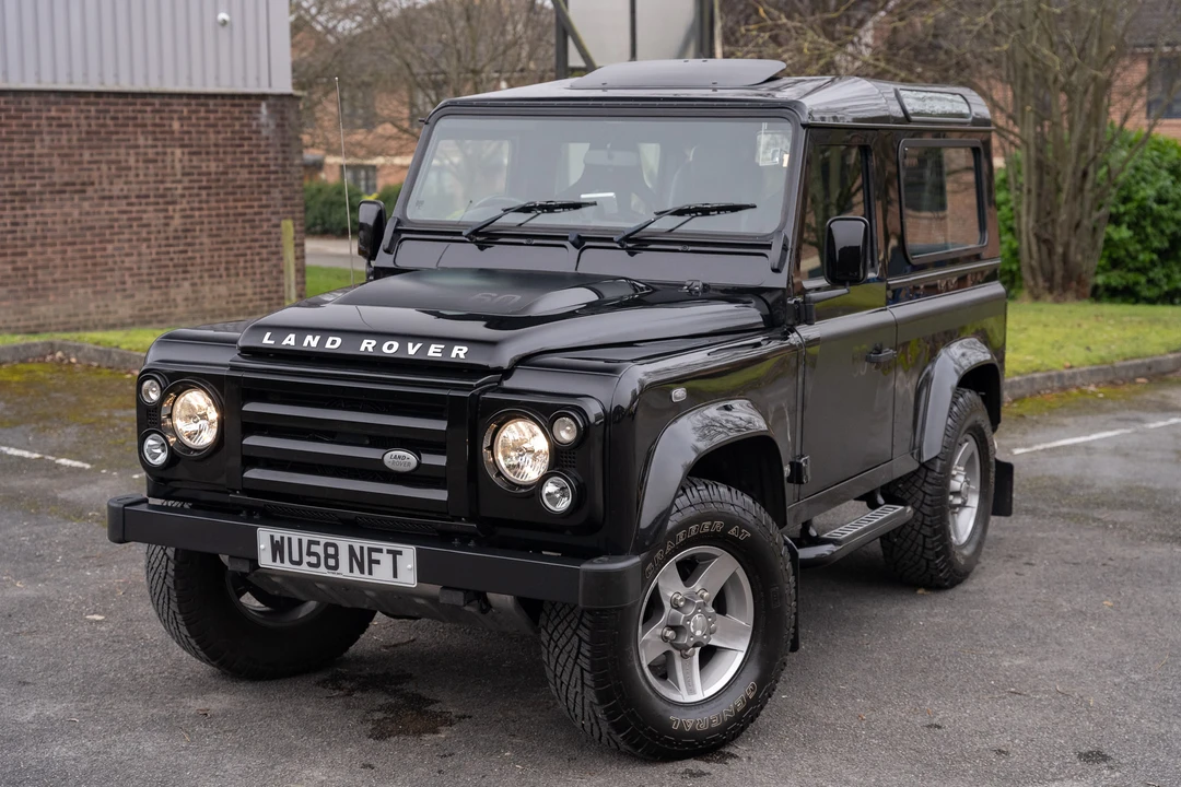 2009 Land Rover Defender 90 - Image 19 of 31