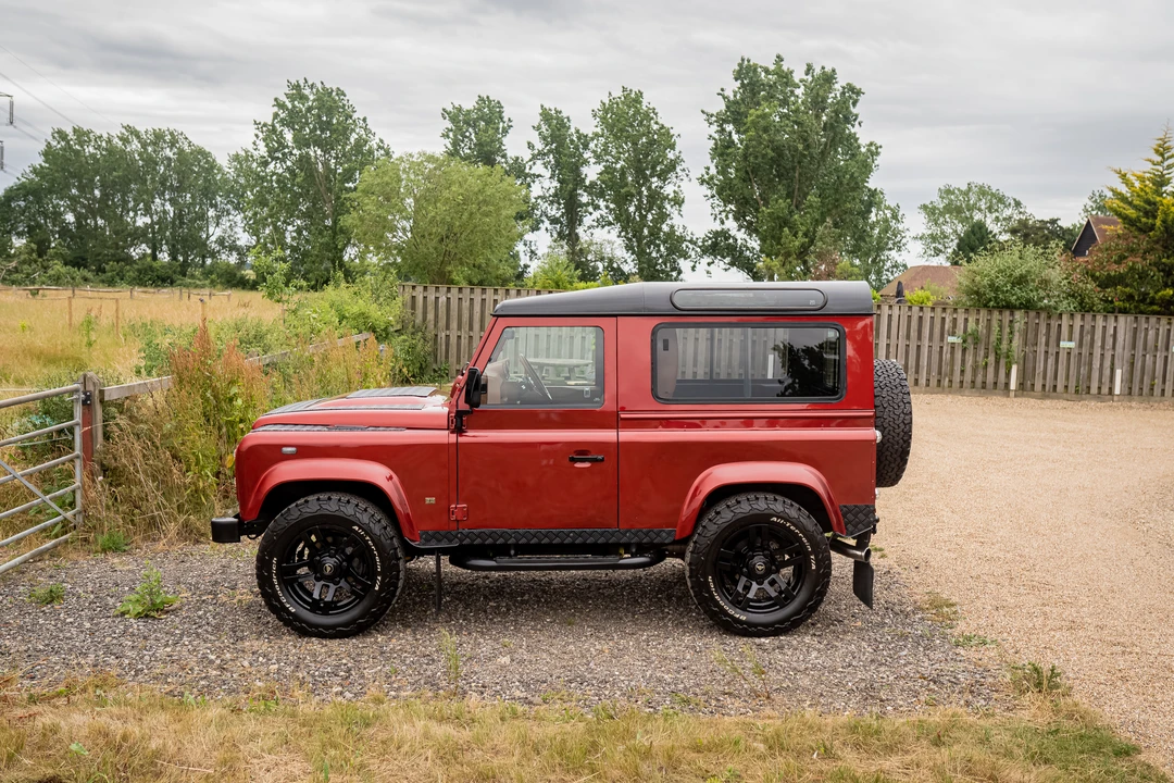 2009 Land Rover Defender 90 - Image 9 of 31