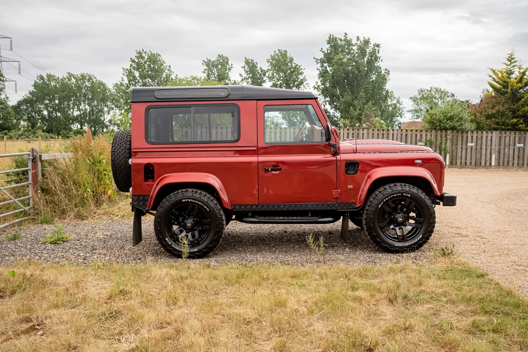 2009 Land Rover Defender 90 - Image 5 of 31