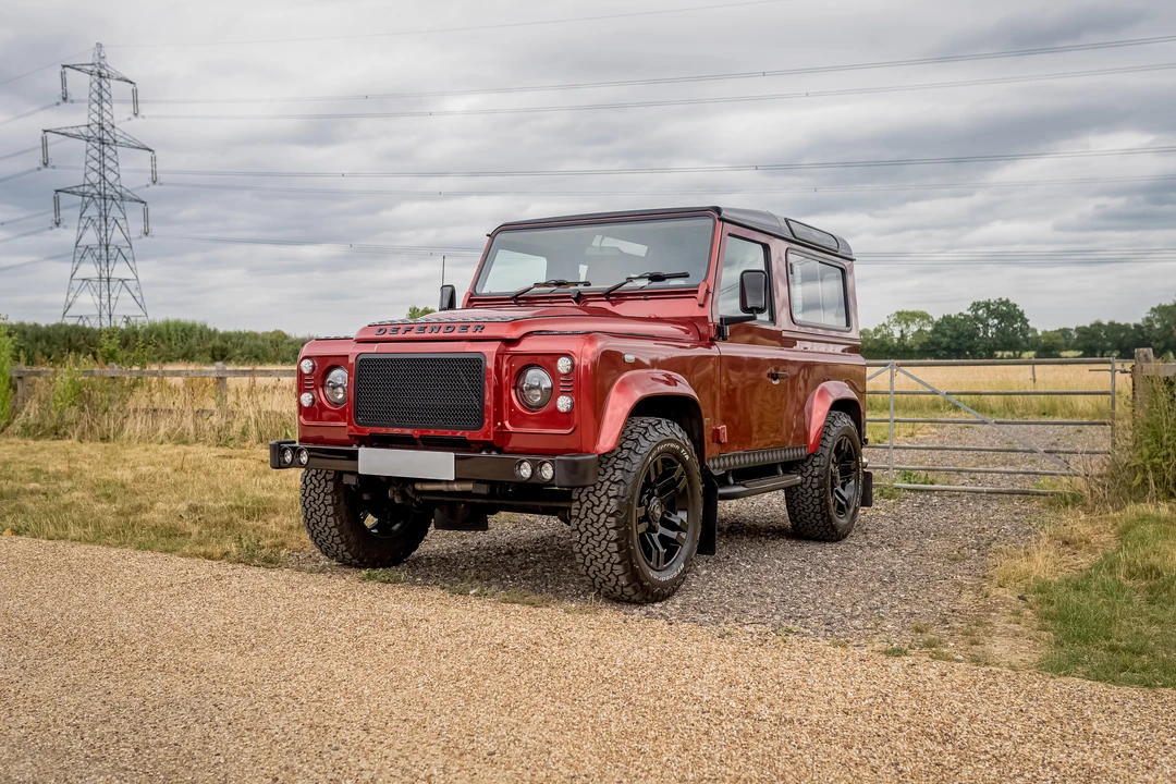 2009 Land Rover Defender 90 - Image 14 of 31