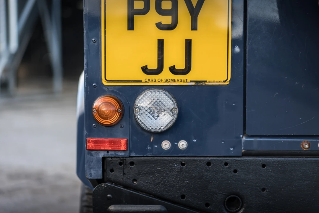 2009 Land Rover Defender 90 - Image 19 of 31