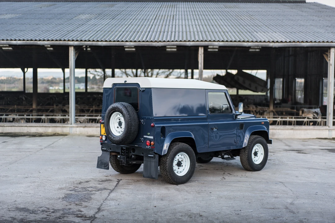 2009 Land Rover Defender 90 - Image 12 of 31