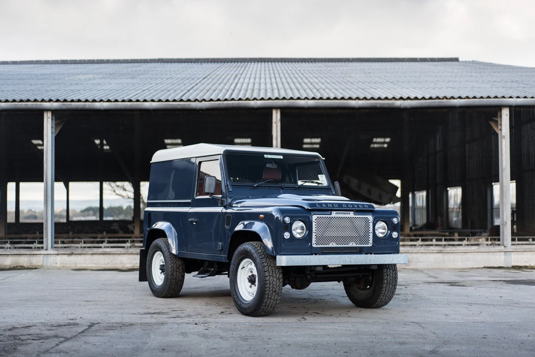 2009 Land Rover Defender 90 - Image 3 of 31