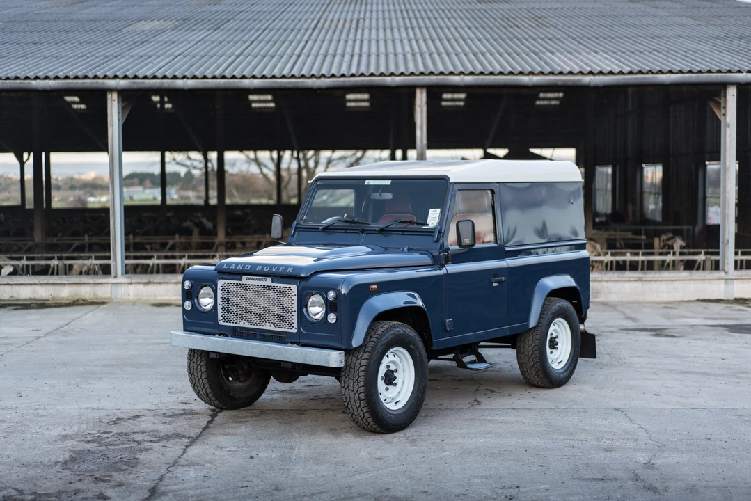 2009 Land Rover Defender 90 - Image 16 of 31