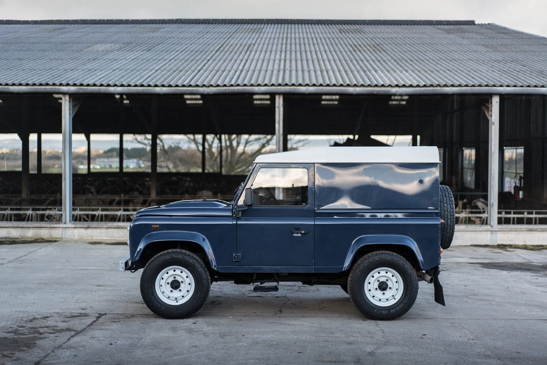 2009 Land Rover Defender 90 - Image 18 of 31
