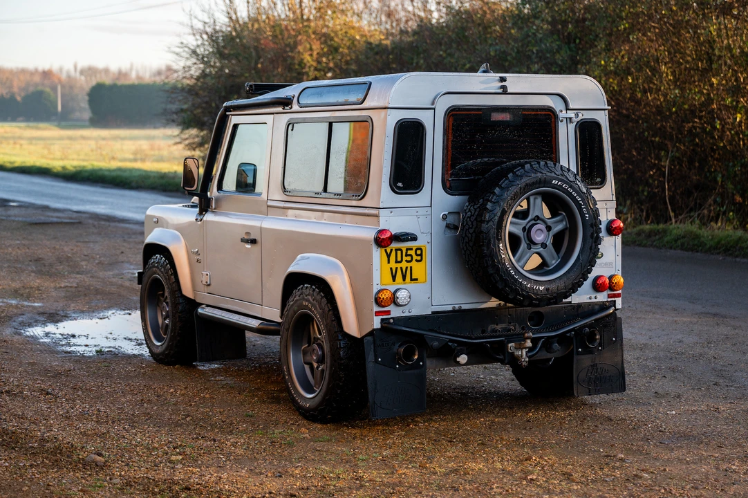 2009 Land Rover Defender 90 - Image 18 of 31