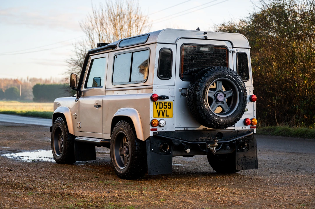 2009 Land Rover Defender 90 - Image 6 of 31