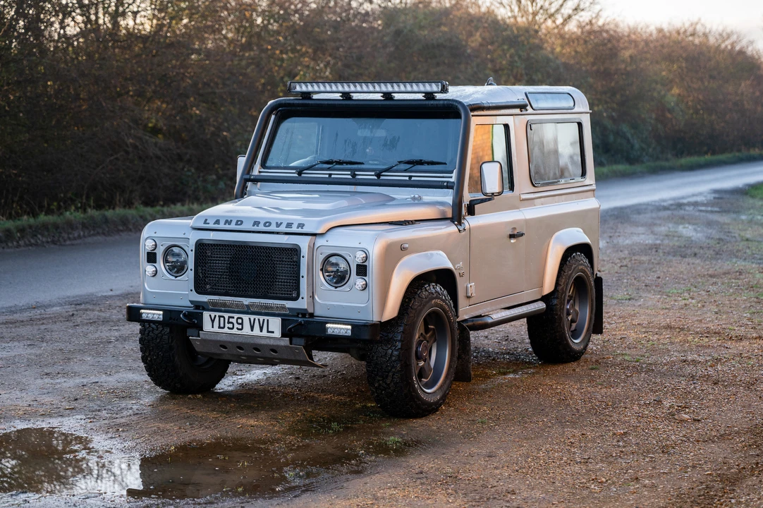 2009 Land Rover Defender 90 - Image 16 of 31