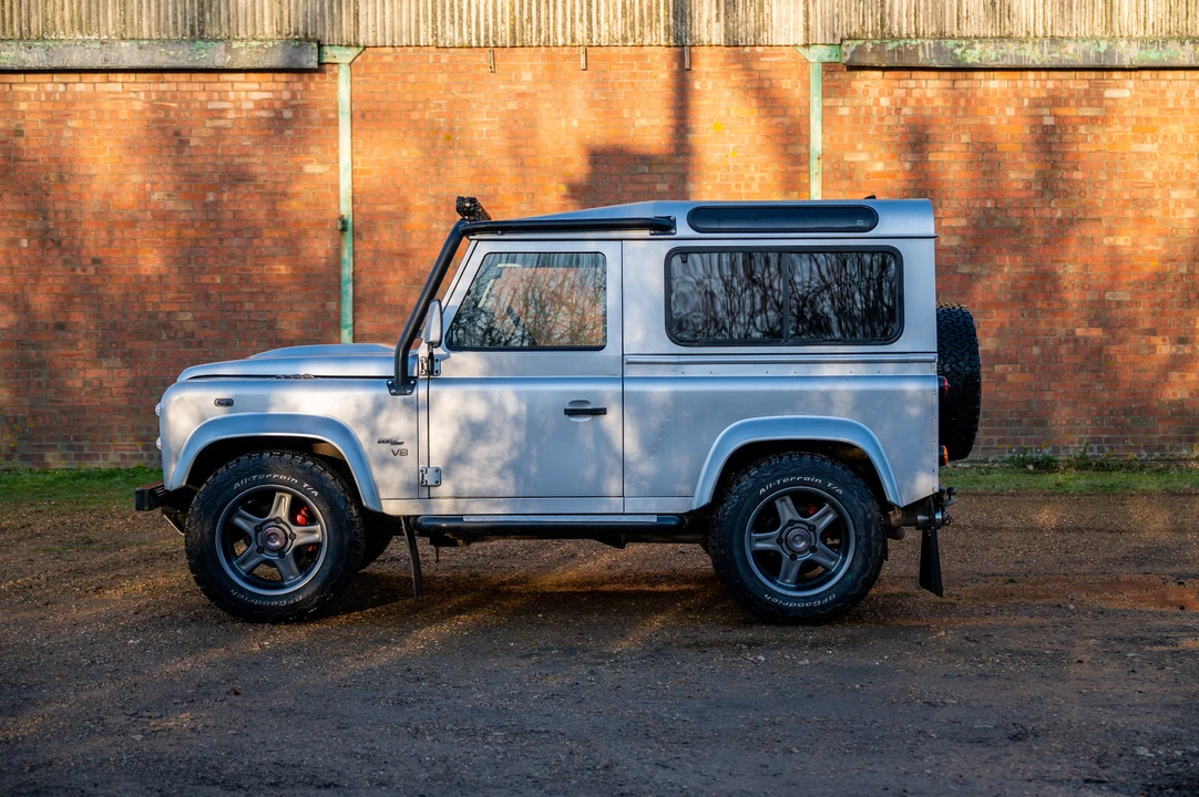 2009 Land Rover Defender 90 - Image 5 of 31