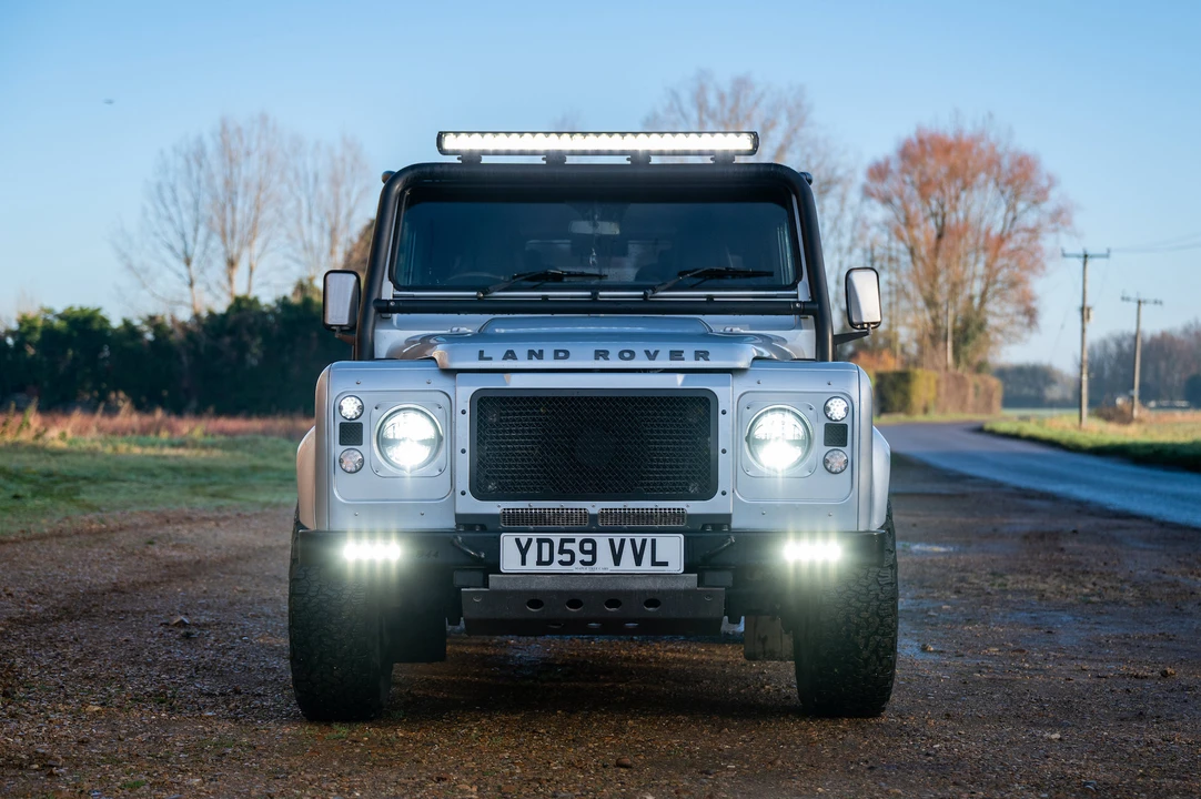 2009 Land Rover Defender 90 - Image 3 of 31