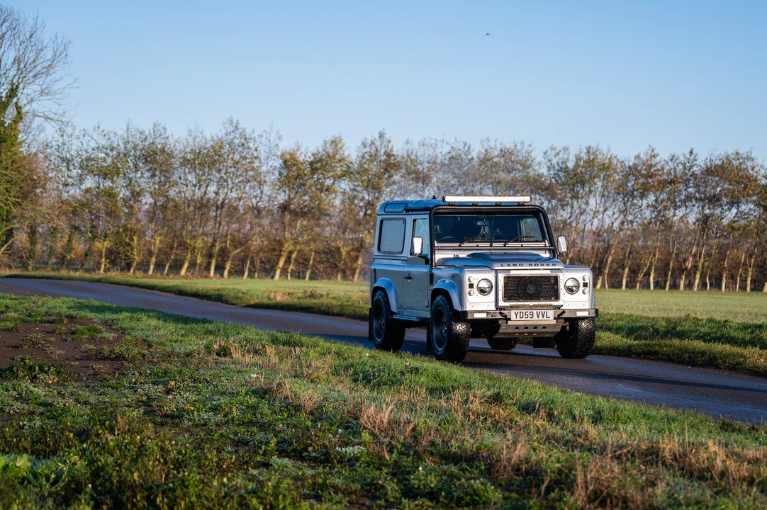 2009 Land Rover Defender 90 - Image 25 of 31