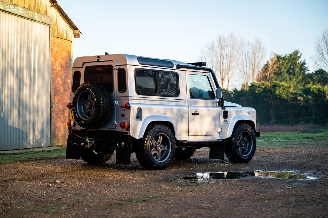 2009 Land Rover Defender 90 - Image 8 of 31