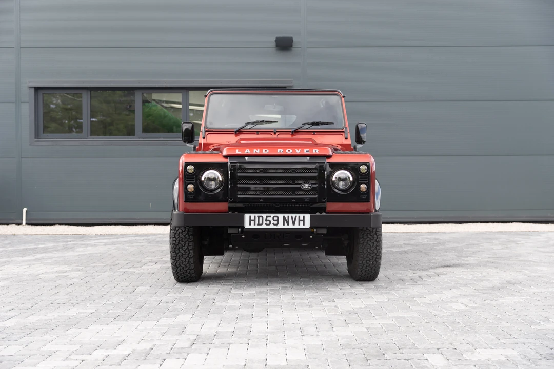 2009 Land Rover Defender 90 - Image 3 of 31