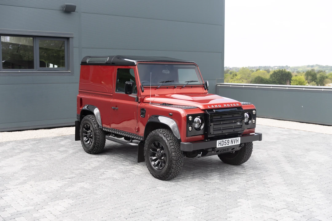 2009 Land Rover Defender 90 - Image 11 of 31