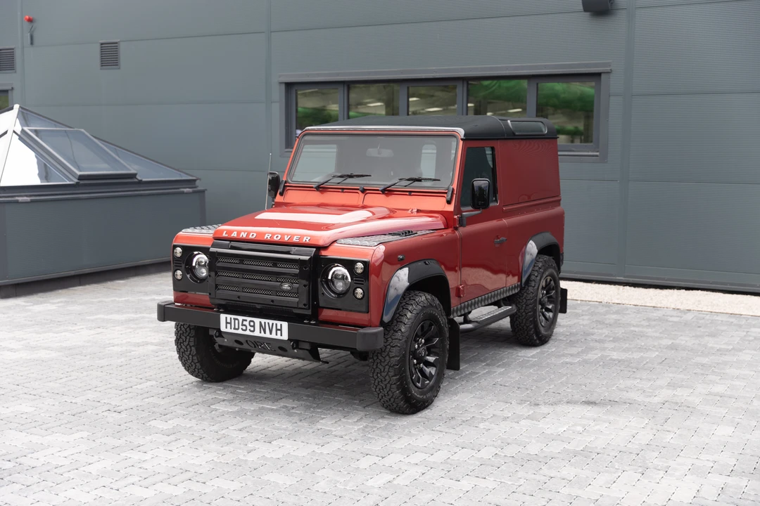 2009 Land Rover Defender 90 - Image 13 of 31