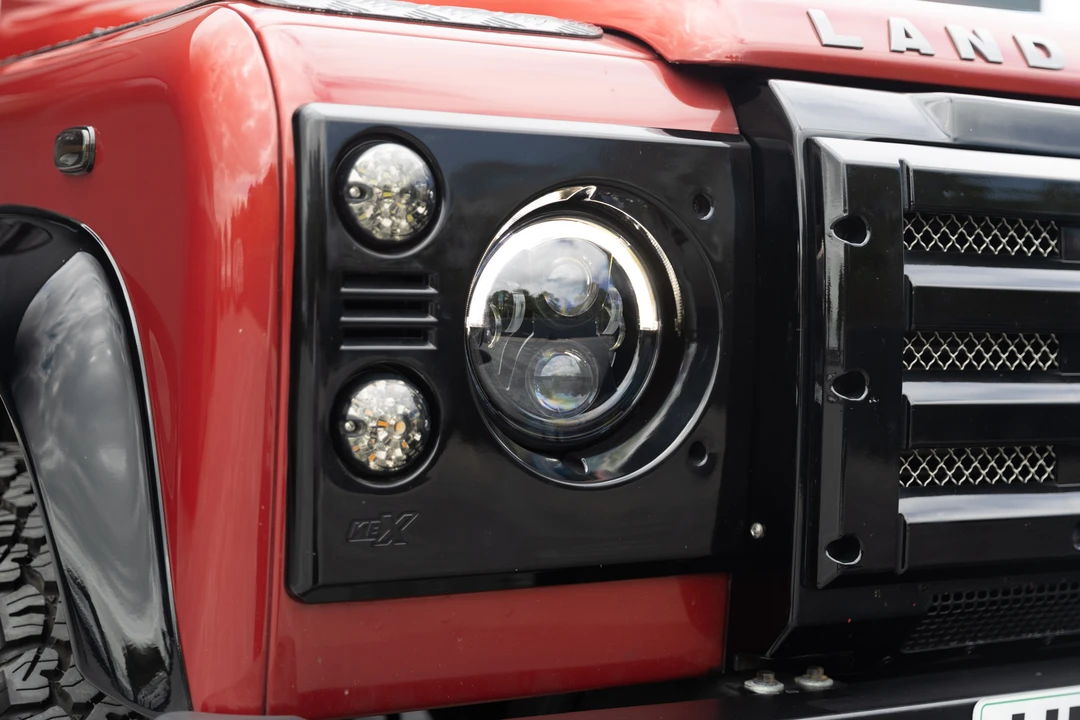 2009 Land Rover Defender 90 - Image 18 of 31