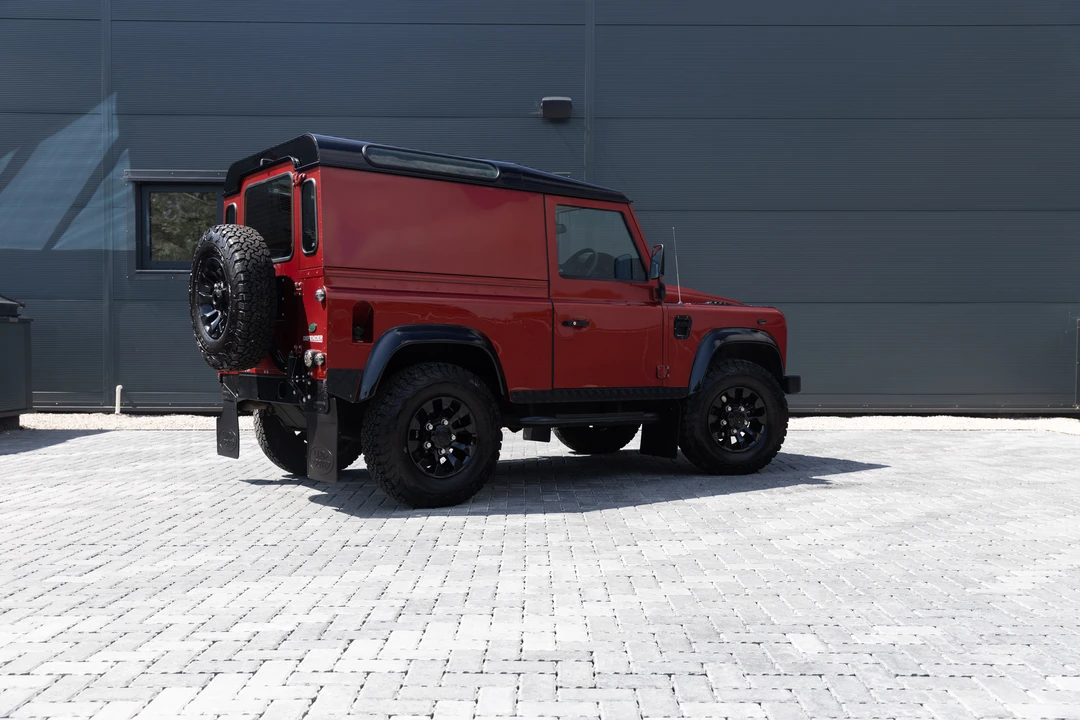 2009 Land Rover Defender 90 - Image 6 of 31