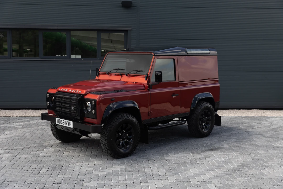 2009 Land Rover Defender 90 - Image 10 of 31