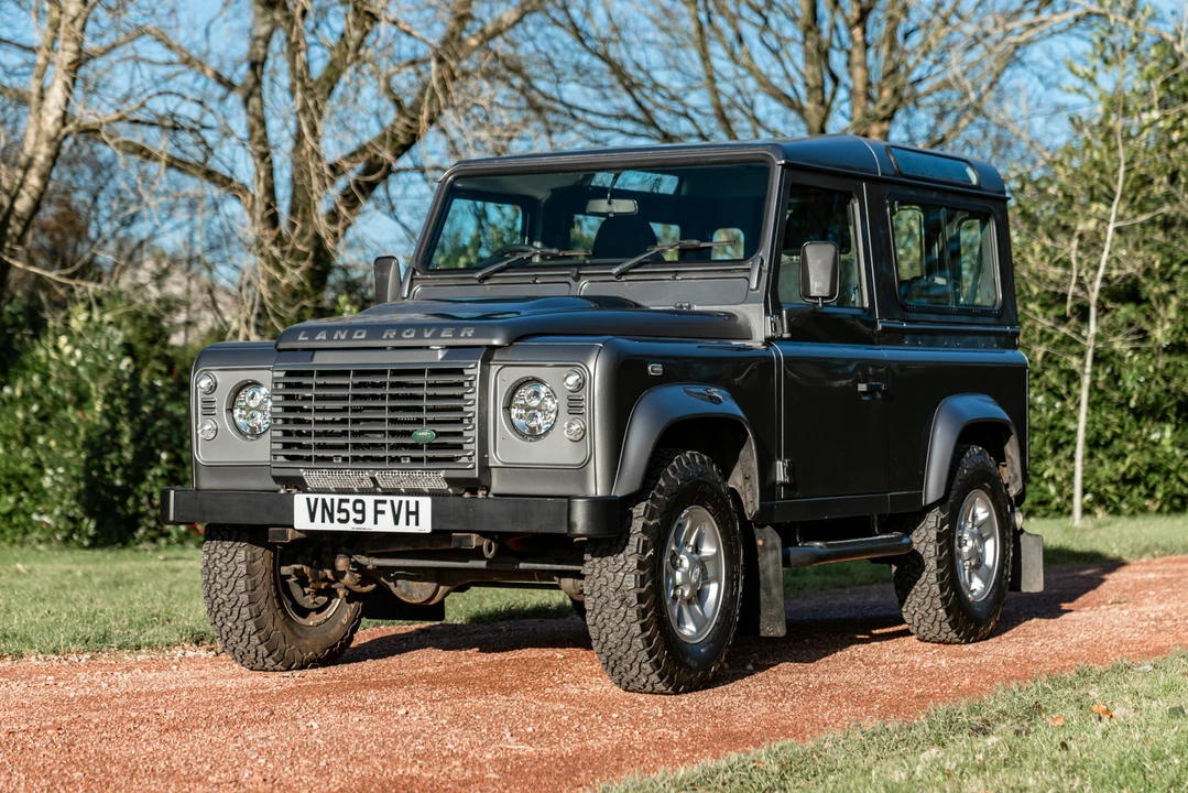 2009 Land Rover Defender 90 - Image 2 of 31